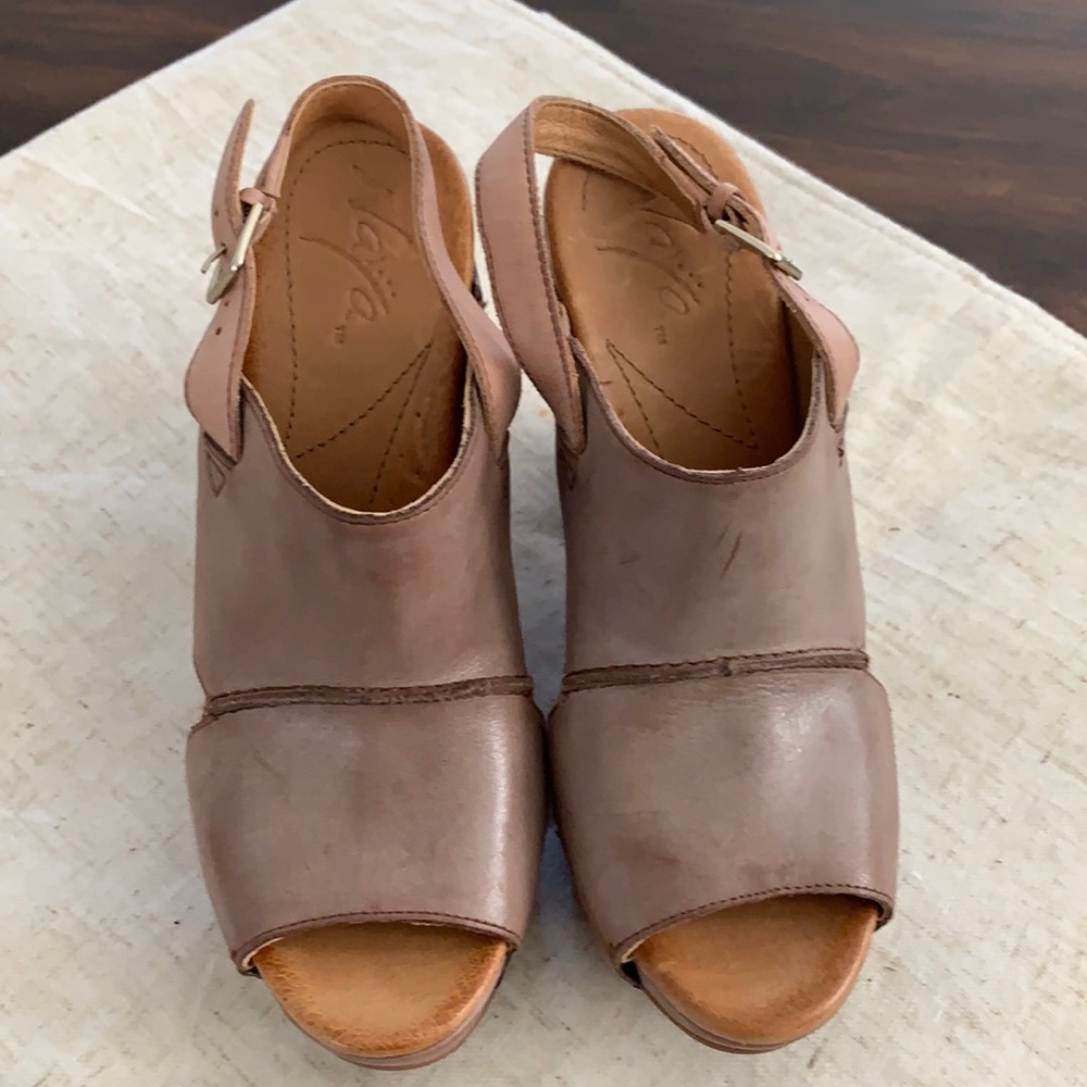 Naya platform peep toe shoes